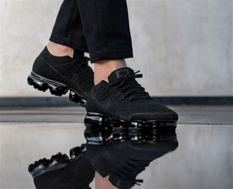 vapormax triple black offspring